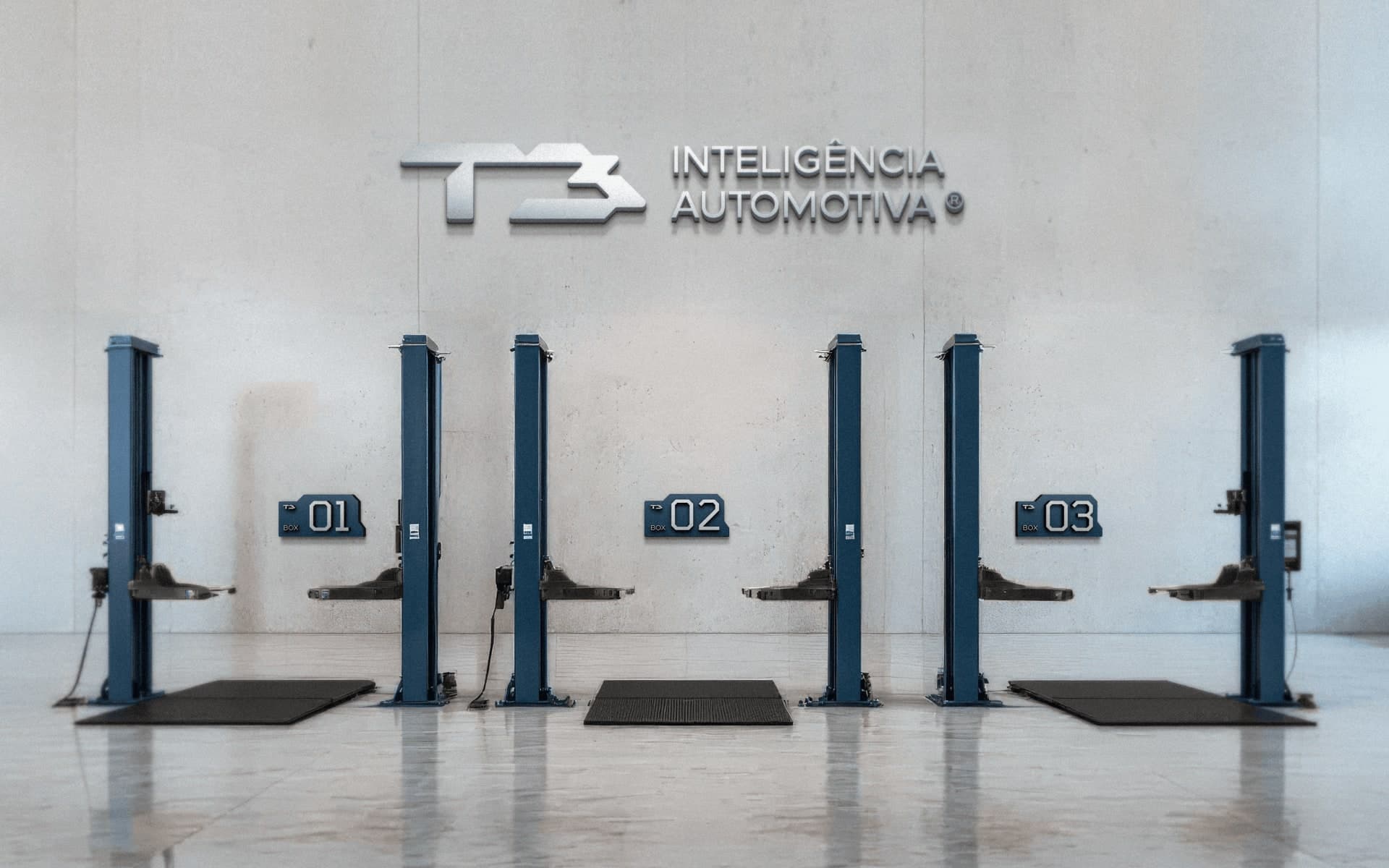 Sinalização da oficina com fachada e boxes numerados